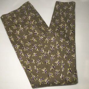 NEW Hue girls Tappered Jean stretch  size L mid rise floral